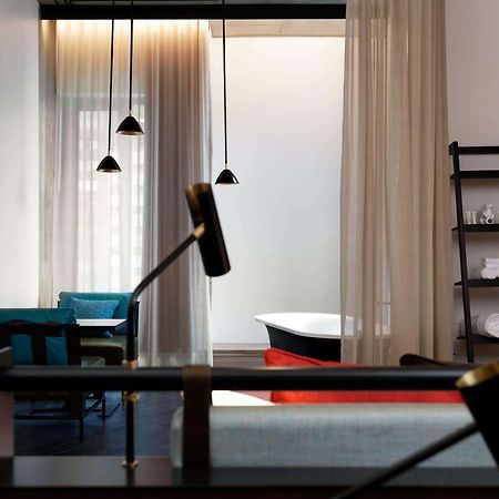 فندق كيو تي ملبورن المظهر الخارجي الصورة A suite at the hotel