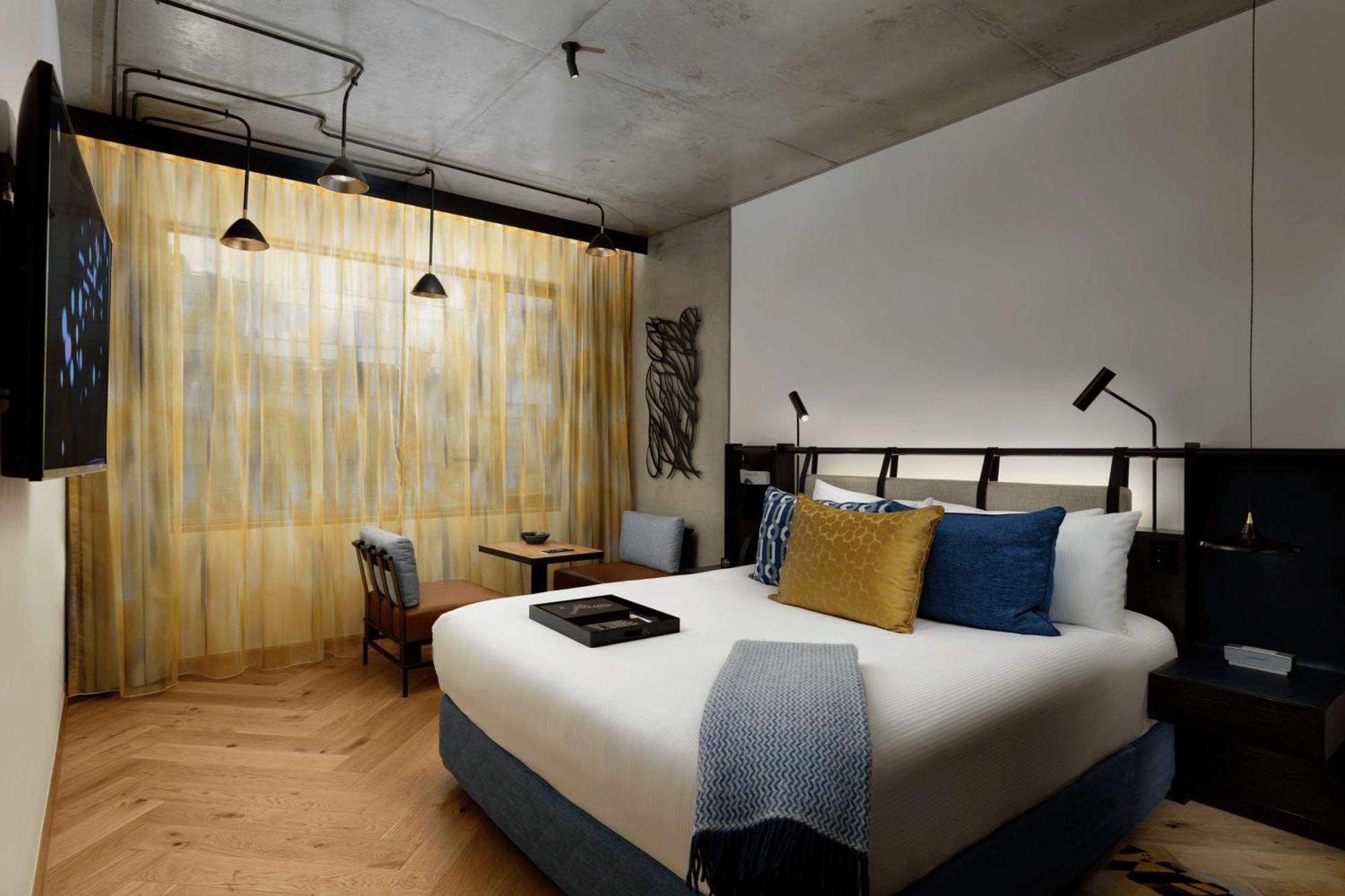 فندق كيو تي ملبورن المظهر الخارجي الصورة A room at the hotel