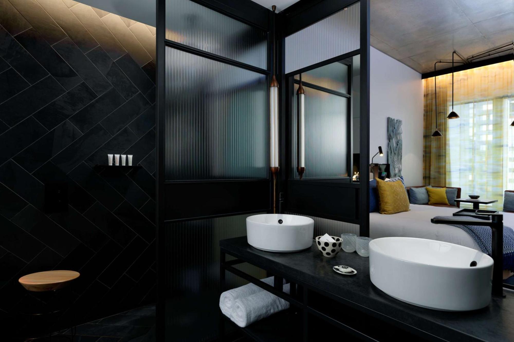 فندق كيو تي ملبورن المظهر الخارجي الصورة Bathroom