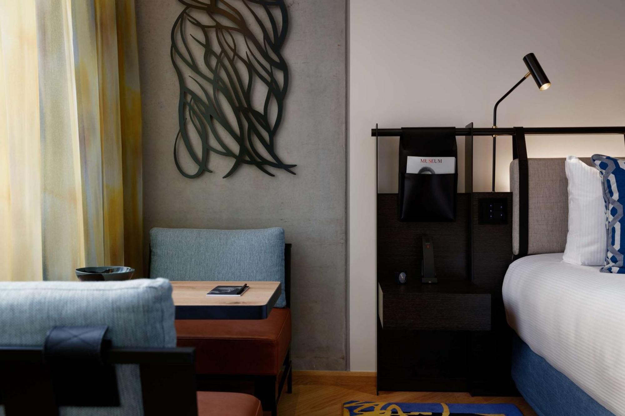 فندق كيو تي ملبورن المظهر الخارجي الصورة A room at the hotel