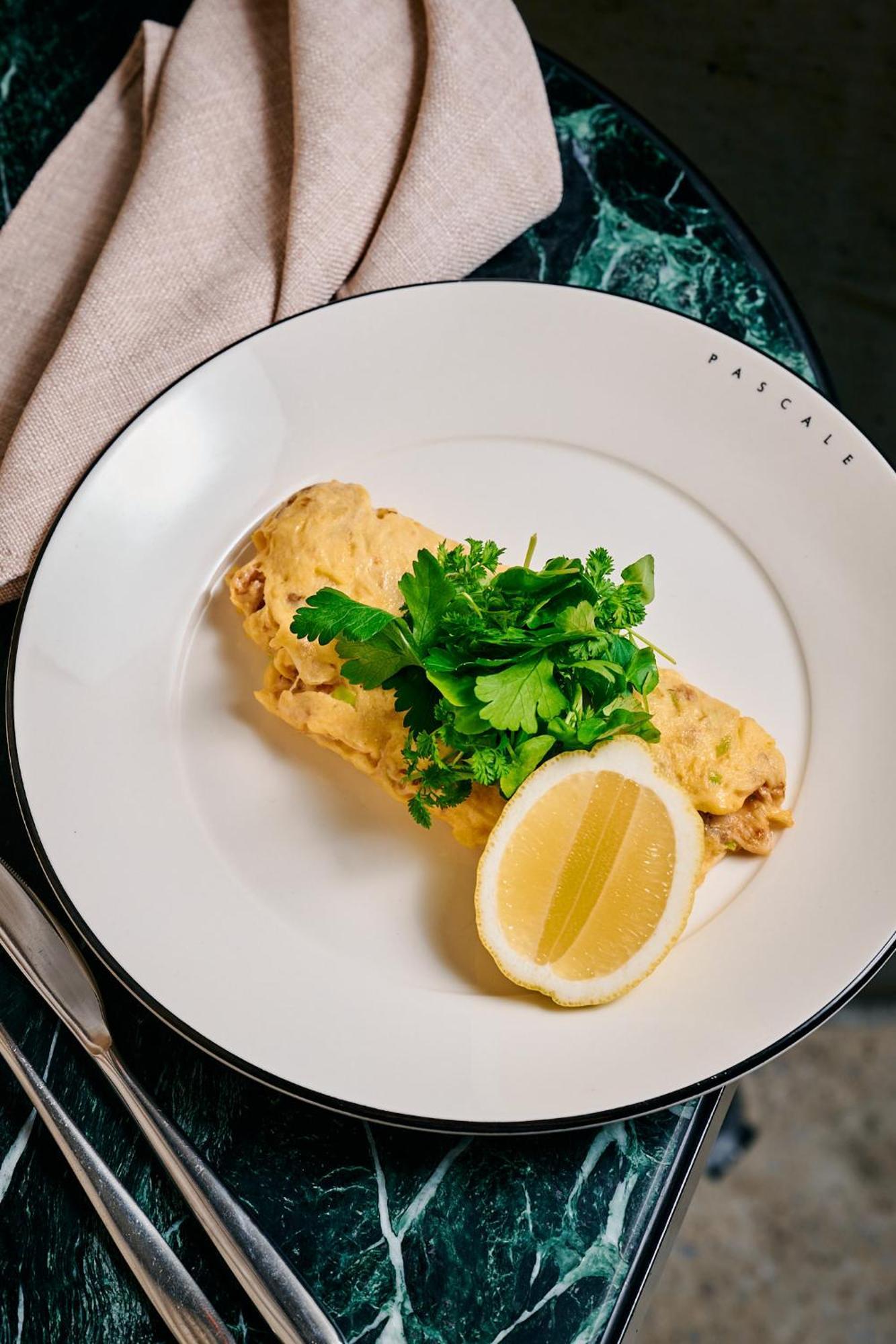 فندق كيو تي ملبورن المظهر الخارجي الصورة A prepared omelette