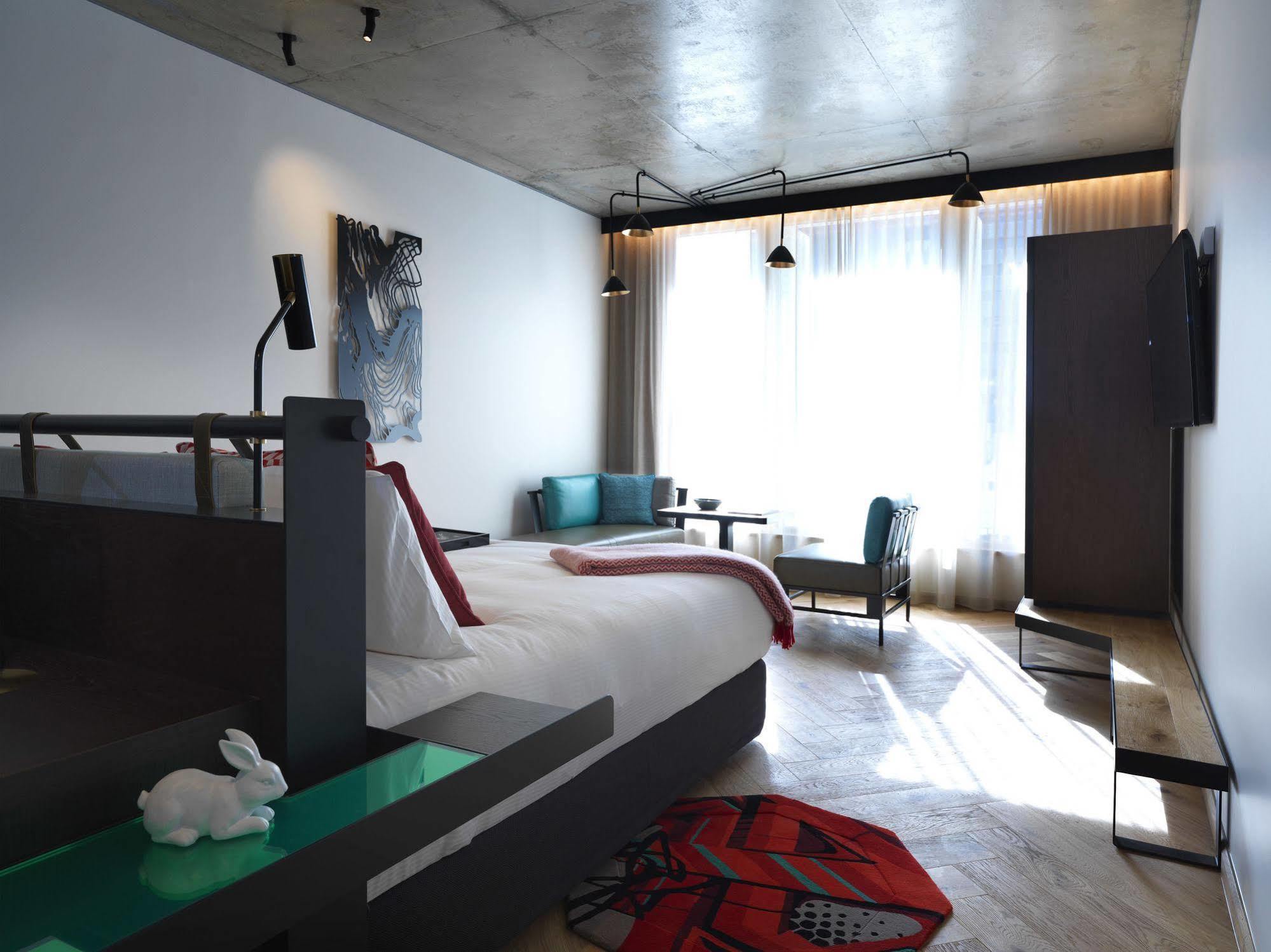 فندق كيو تي ملبورن المظهر الخارجي الصورة A room at the hotel